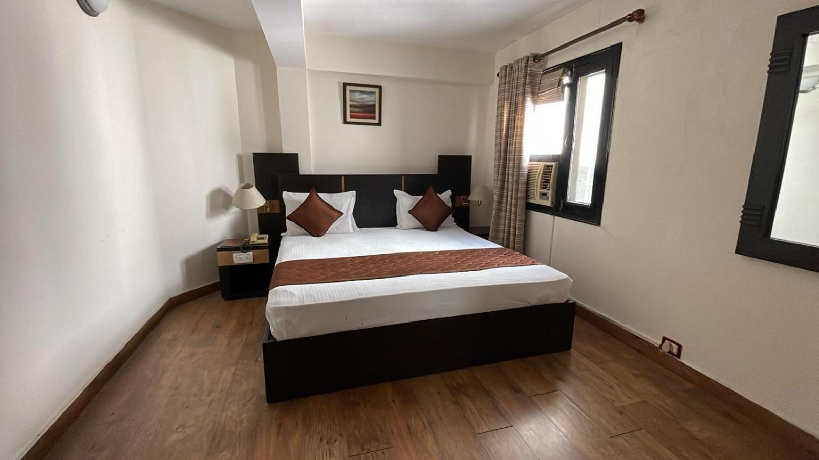 8Fold-Pinecrest By Larisa, Bhimtal Hotel Luaran gambar
