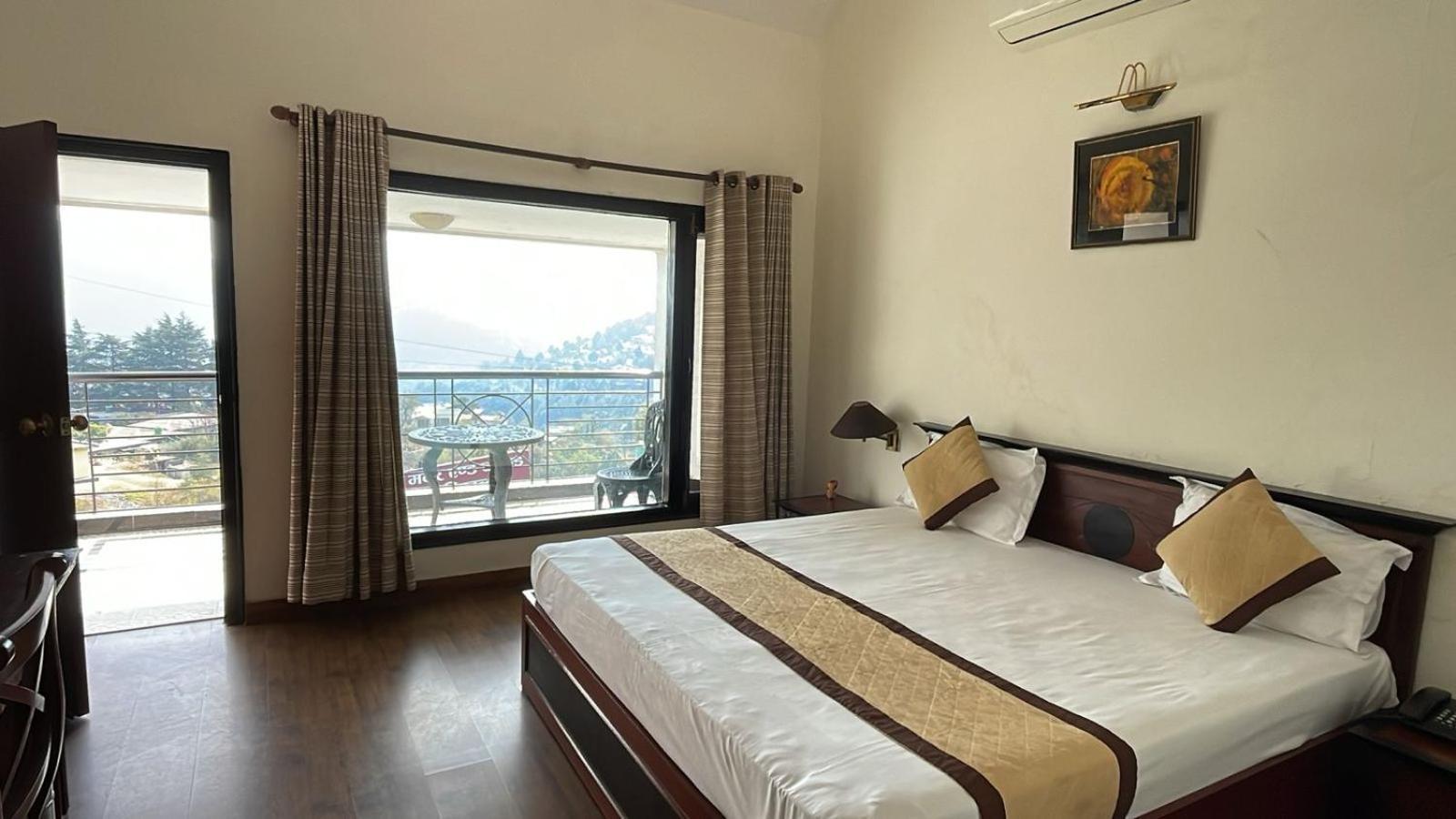 8Fold-Pinecrest By Larisa, Bhimtal Hotel Luaran gambar