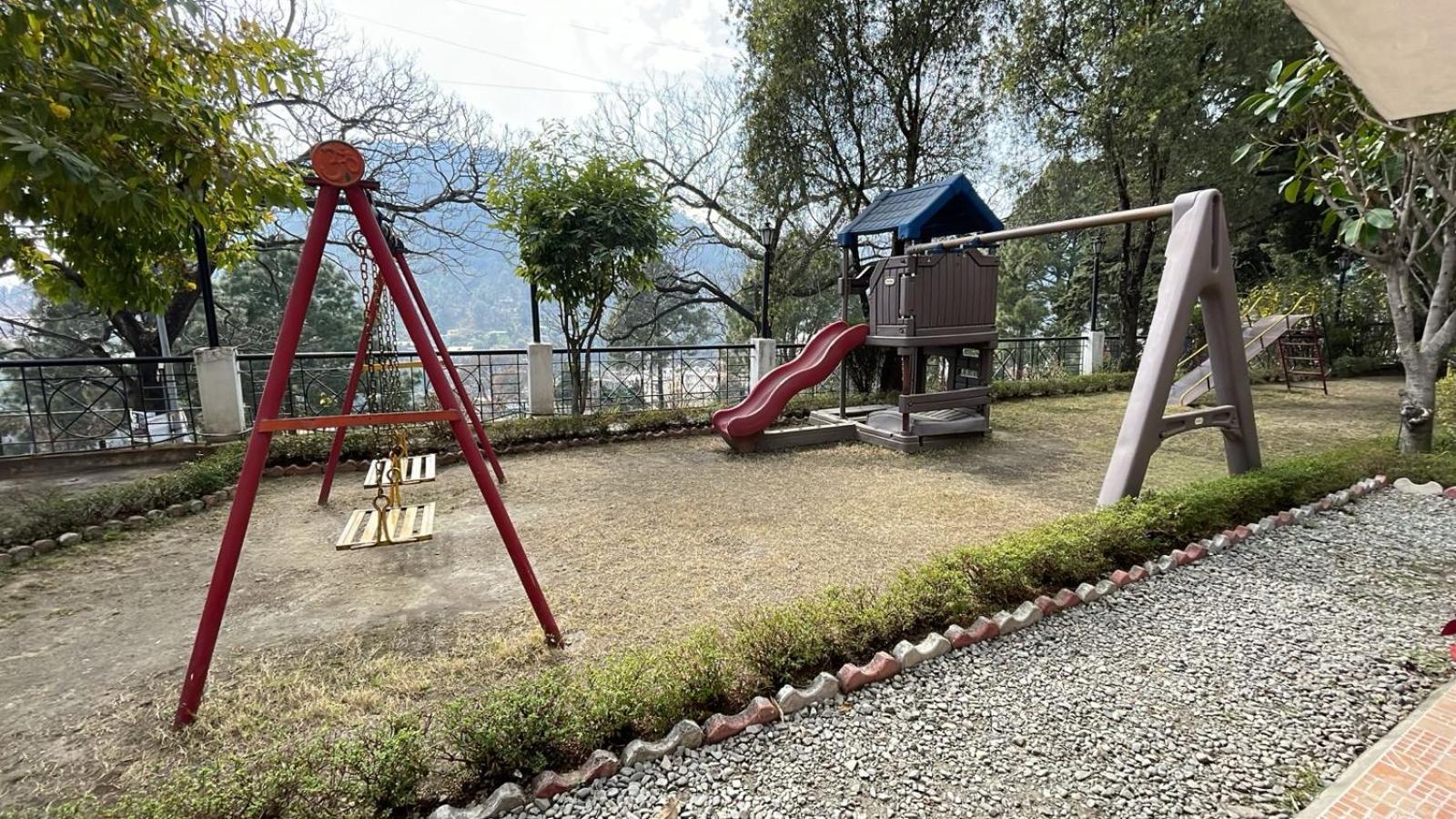 8Fold-Pinecrest By Larisa, Bhimtal Hotel Luaran gambar