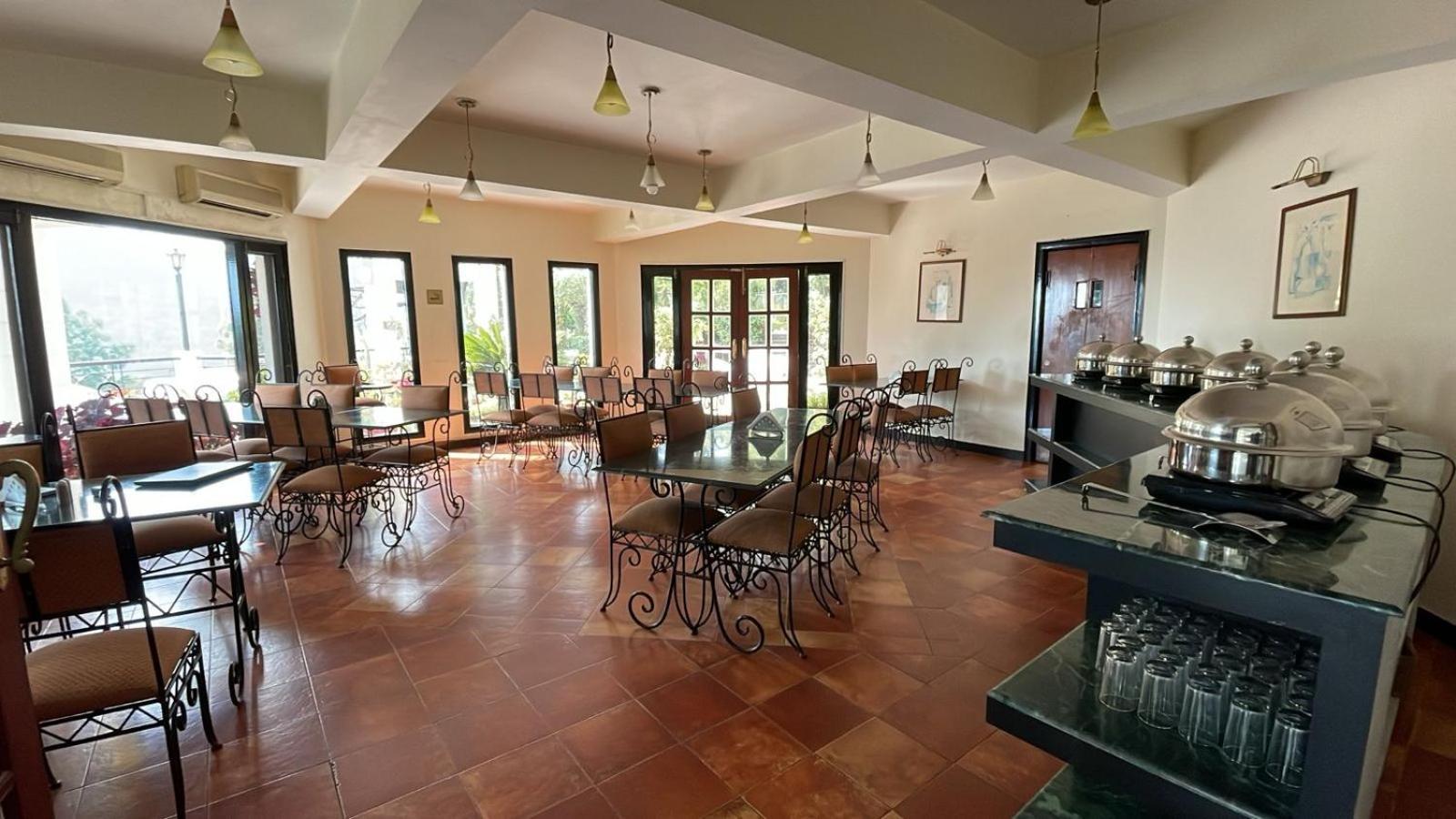 8Fold-Pinecrest By Larisa, Bhimtal Hotel Luaran gambar