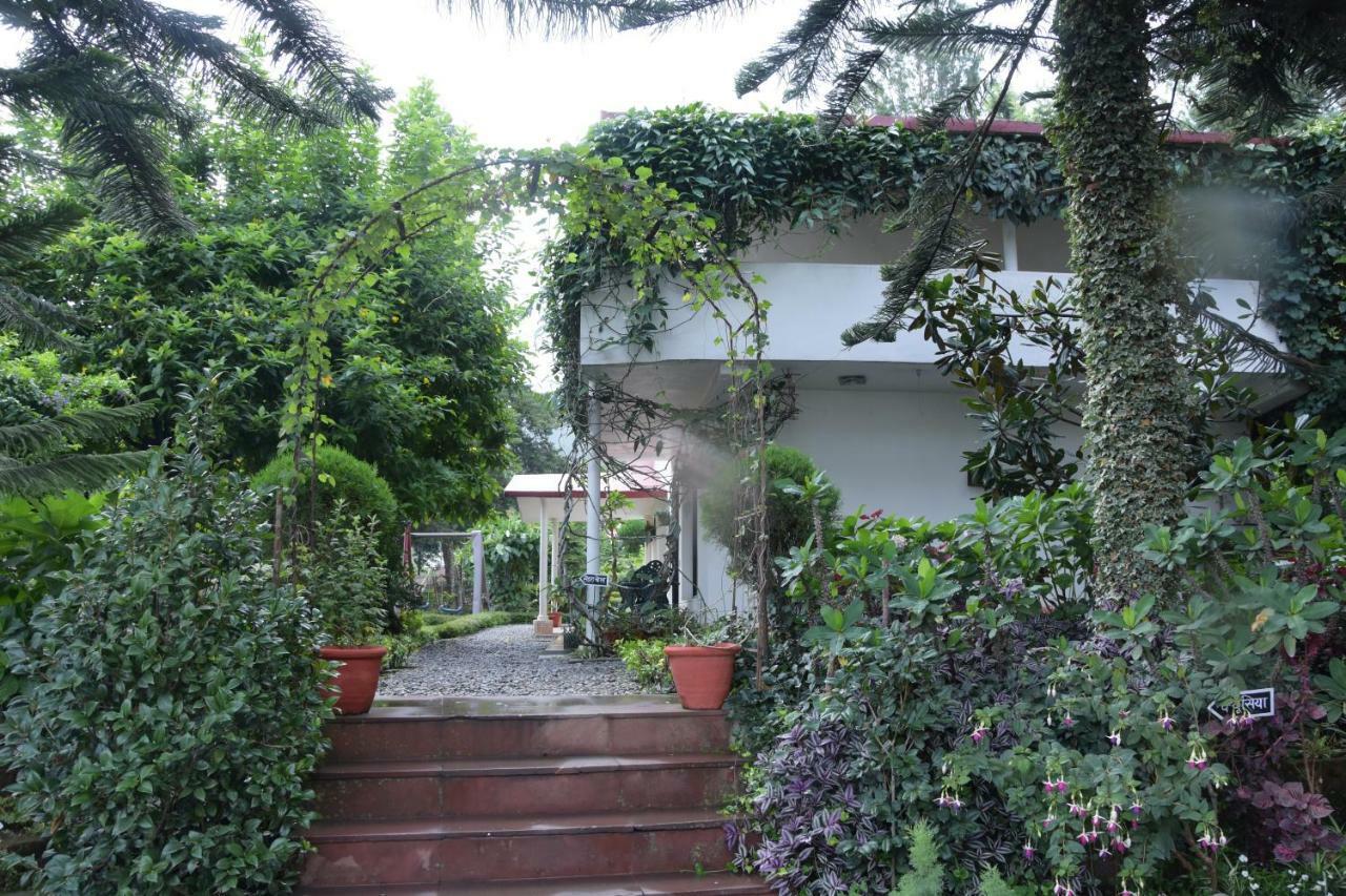 8Fold-Pinecrest By Larisa, Bhimtal Hotel Luaran gambar